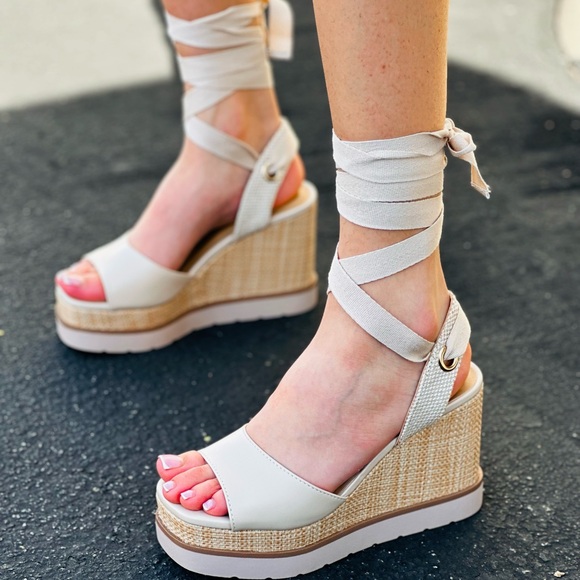 Nude lace up wedge sandal - Picture 6 of 7